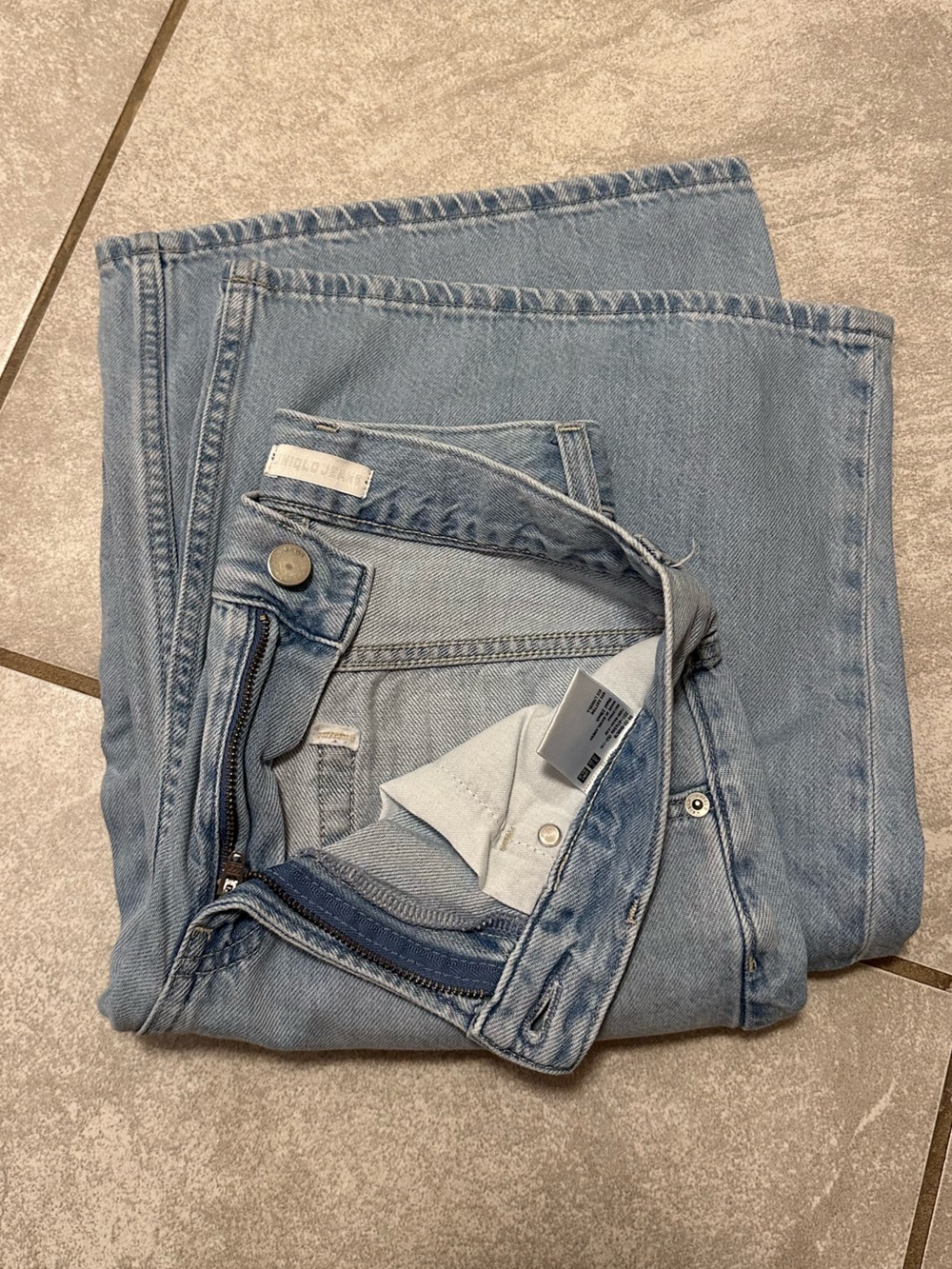 Uniqlo Light Wash flare Blue Jeans